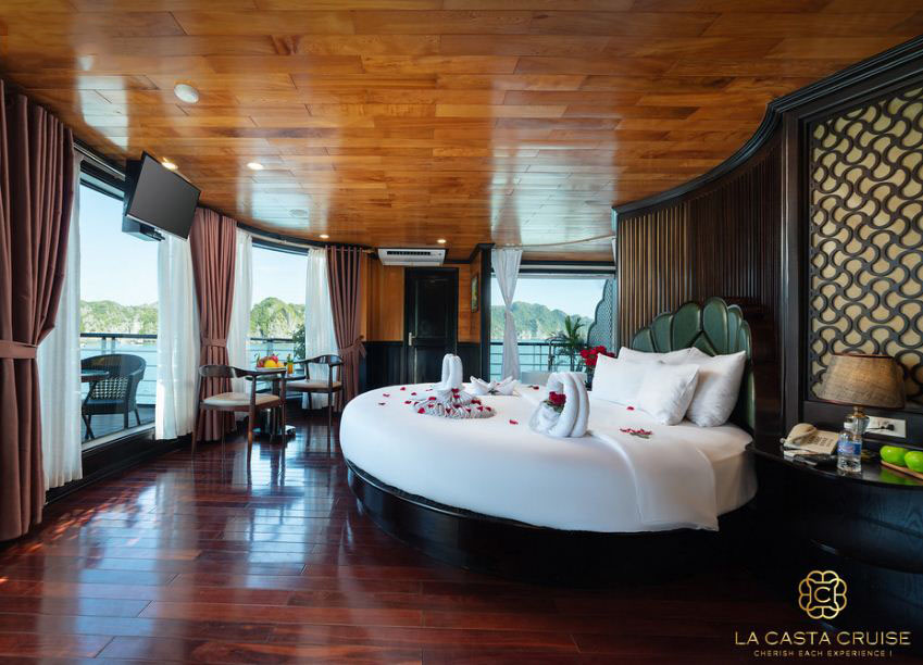 VIP-honeymoon-suite-la-casta-cruise-halong-bay
